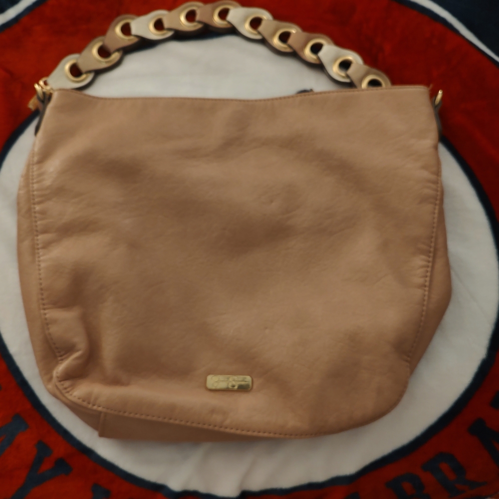 Chic Pink Leather Bag with Gold Chain